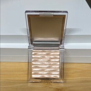CLIO PRISM Champagne Gold Sheer Highlighter Compact